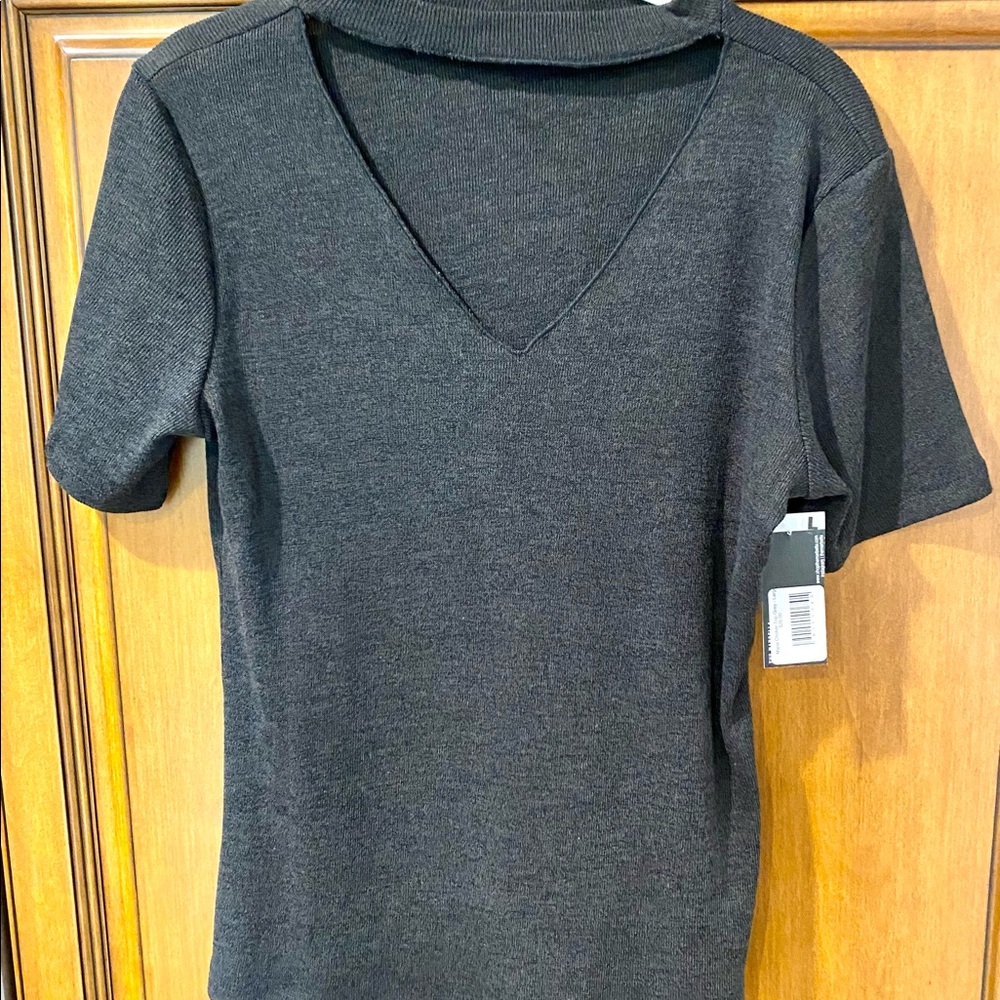 New!! Gray stretchy tee with cutout